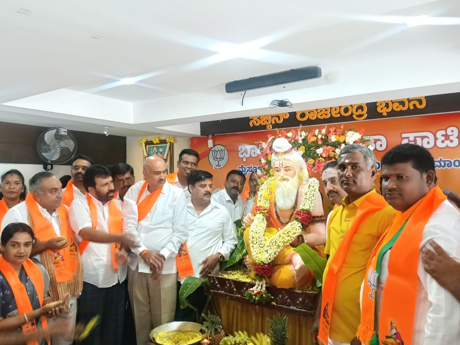 ಮೈಸೂರು;ನಗರದ ವಿವಿಧೆಡೆ ಸಂಭ್ರಮದಿ0ದ ನಡೆದ ಮಹರ್ಷಿ ವಾಲ್ಮೀಕಿ ಜಯಂತಿ 