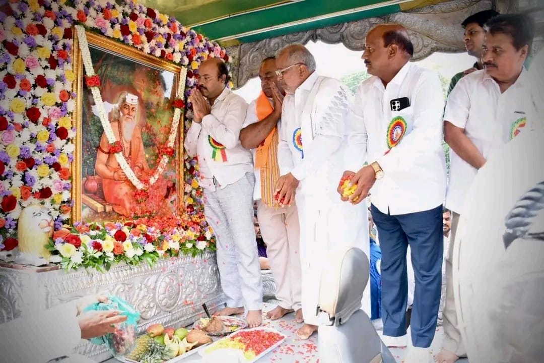 ಮೈಸೂರು: ಮಹನೀಯರ ಜಯಂತಿಗಳನ್ನು ಆಚರಿಸುವುದರಿಂದ ಅವರ ತತ್ವ, ಸಿದ್ಧಾಂತ ಹಾಗೂ ಆದರ್ಶಗಳನ್ನು ಮುಂದಿನ ಪೀಳಿಗೆಗೆ ತಲುಪಿಸಲು ಸಾಧ್ಯವಾಗುತ್ತದೆ; ಸಚಿವ  ಡಾ. ಯತೀಂದ್ರ ಸಿದ್ದರಾಮಯ್ಯ